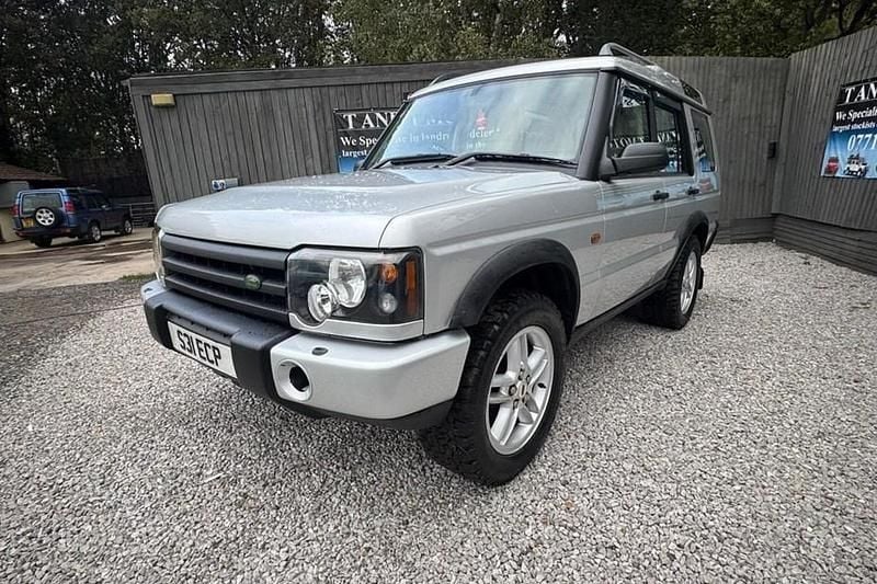 Silver Used 2002 Land Rover Discovery 2 SUV | £5,495 (A bit pricey) - Image 1/1