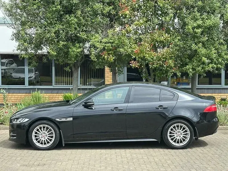 Used Jaguar XE R-Sport 180 HP (132 kW) 2017 Black Sedan