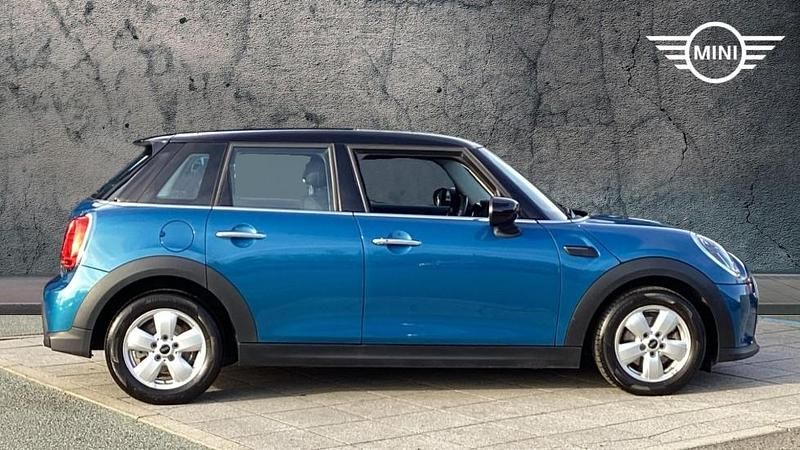 Used Mini Cooper Classic 134 HP (98 kW) 2023 Blue Hatchback