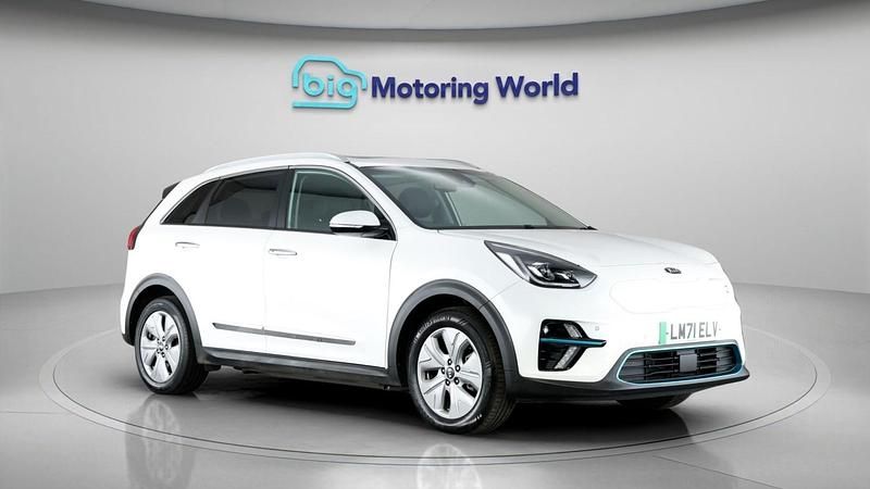 White Used 2021 Kia e-Niro Plus SUV | £15,737 (Fair price) - Image 1/4