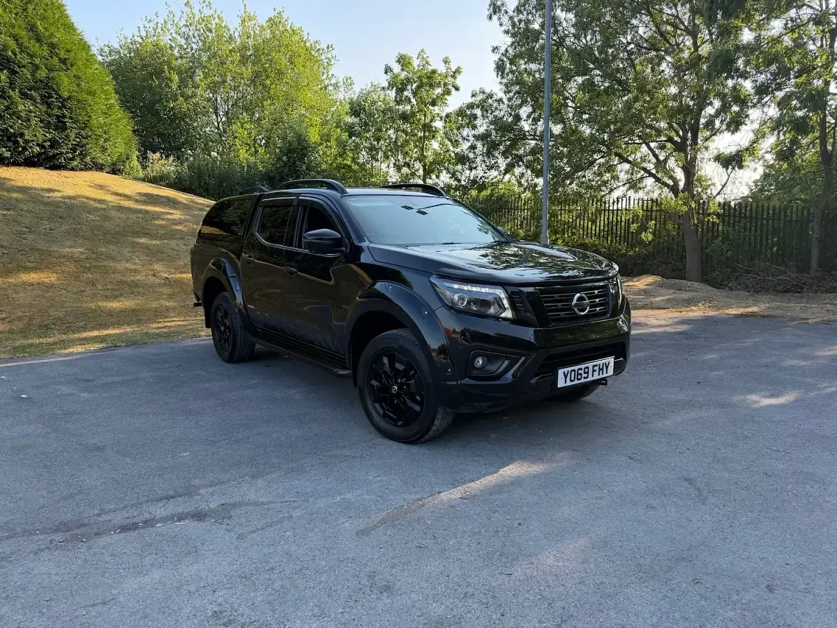 Used Nissan Navara N-Guard 190 HP (139 kW) 2020 Black Pickup