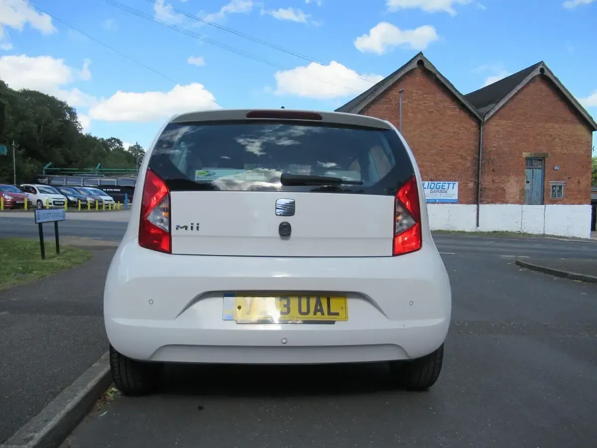 Used Seat Mii 60 HP (44 kW) 2013 White Hatchback