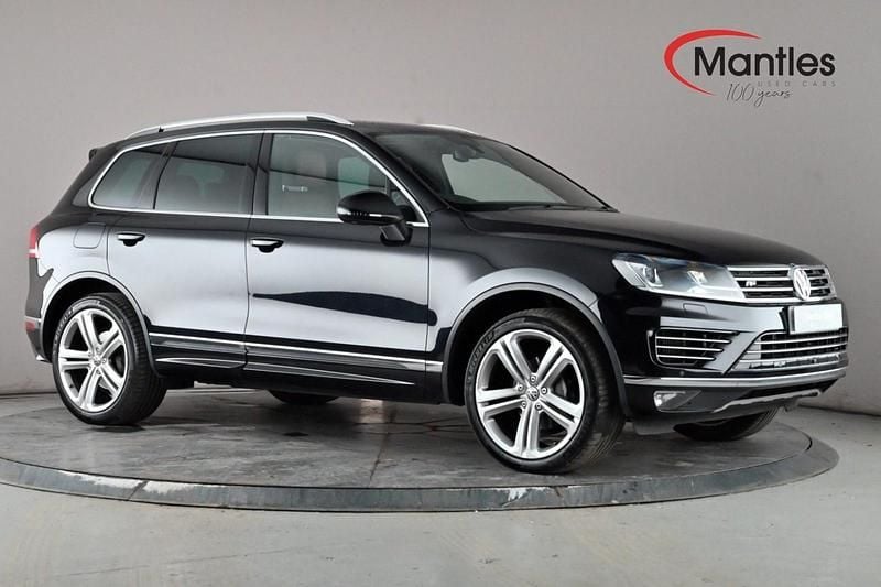Black Used 2017 VW Touareg R-line Plus SUV | £19,395 (Fair price) - Image 1/4
