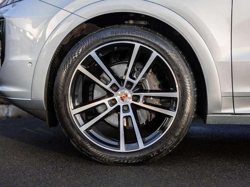 Used Porsche Cayenne 349 HP (256 kW) 2025 Silver SUV