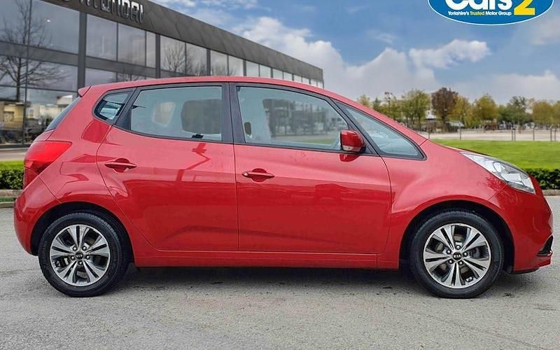 Used Kia Venga 90 HP (66 kW) 2018 Red Hatchback