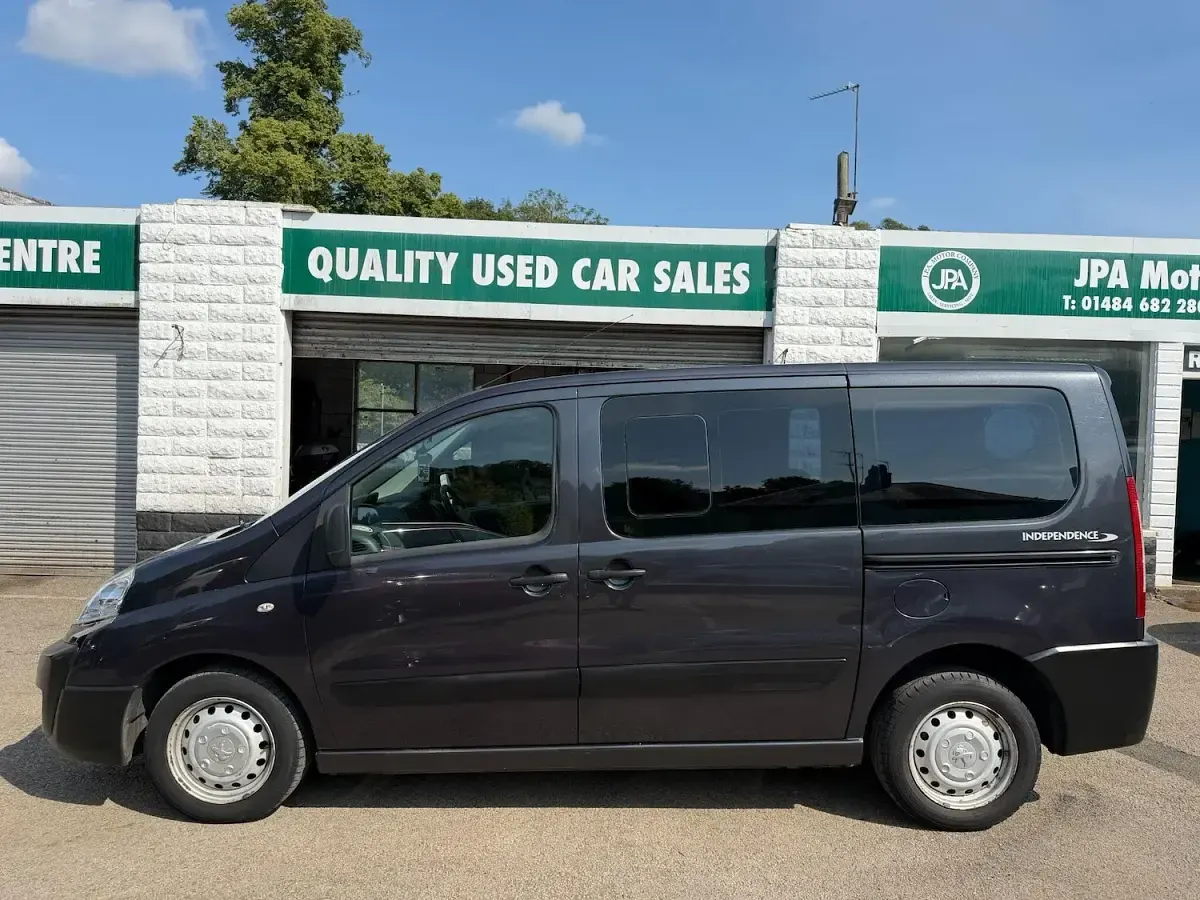 Used Peugeot TePee Comfort 2015 Grey MPV