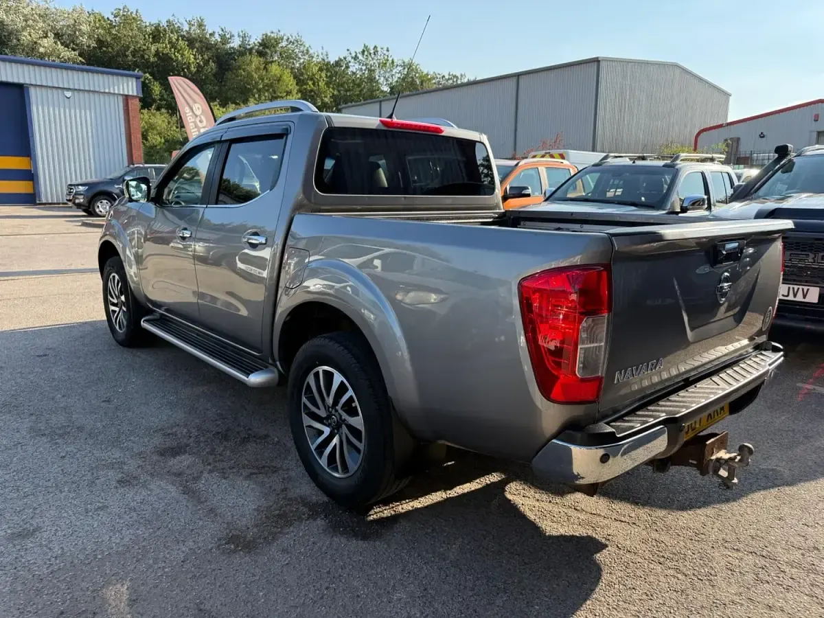 Used Nissan Navara Tekna 2017 Grey Pickup