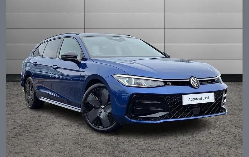 Used VW Passat R-line 150 HP (110 kW) 2024 Blue Estate