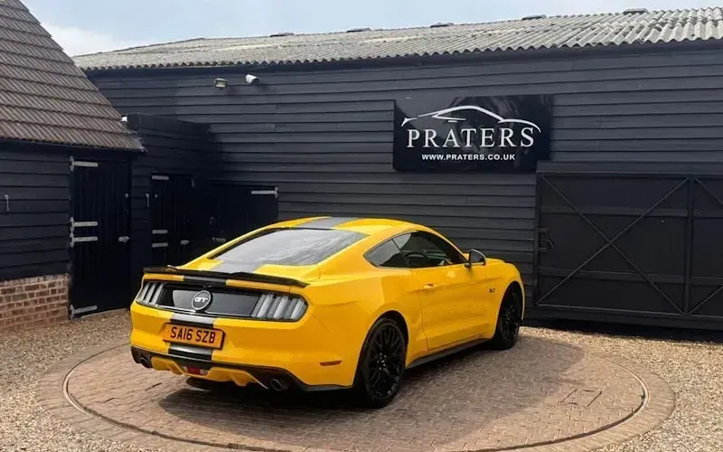 Used Ford Mustang GT 416 HP (305 kW) 2016 Yellow Coupe