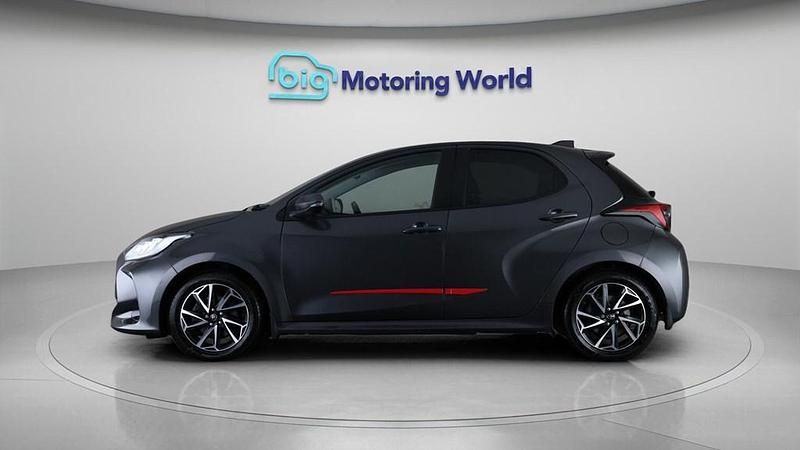 Used Toyota Yaris Hybrid Design 116 HP (85 kW) 2022 Grey Hatchback