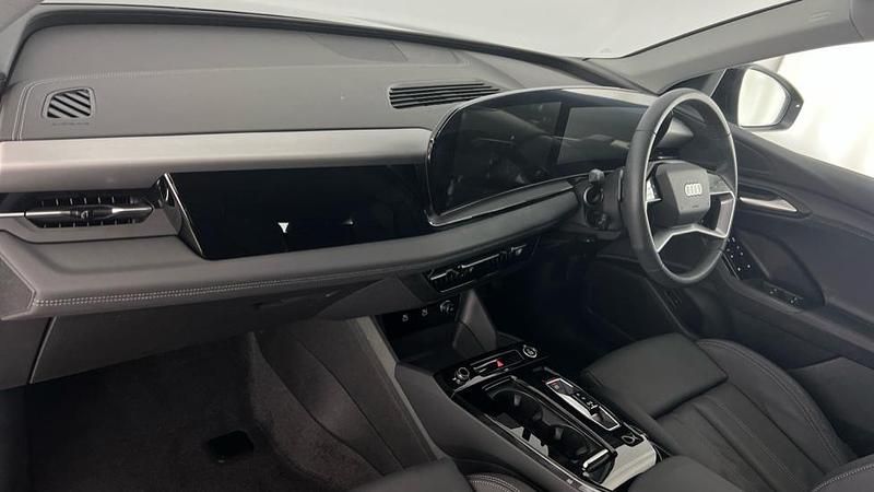 Used Audi Q6 e-tron S-Line 185 kW (252 HP) 2025 Black SUV