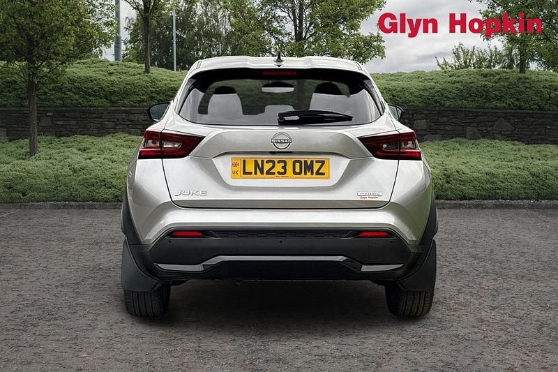 Used Nissan Juke Tekna 143 HP (105 kW) 2023 Silver SUV