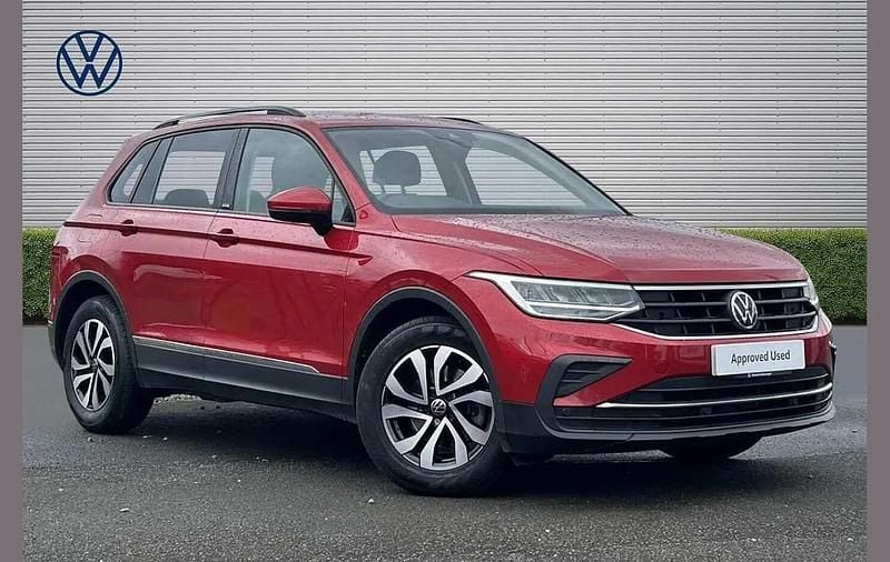 Usado VW Tiguan Active 150 HP (110 kW) 2022 Vermelho SUV