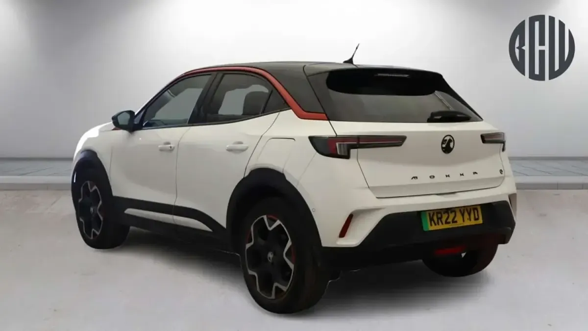 Used Vauxhall Mokka SRi 100 kW (136 HP) 2022 White SUV