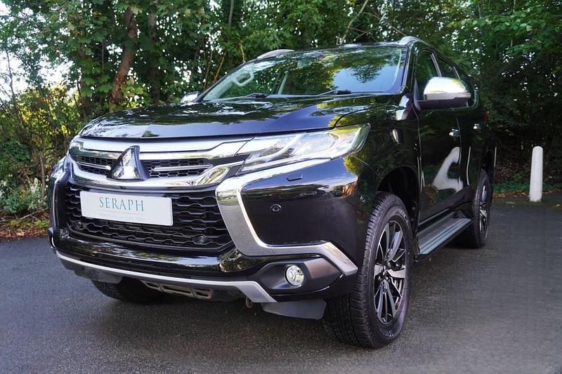 Black Used 2020 Mitsubishi Shogun SUV | £27,900 (Expensive) - Image 1/4