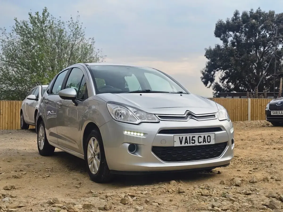 Używany Citroën C3 PureTech 2015 Srebrny Hatchback