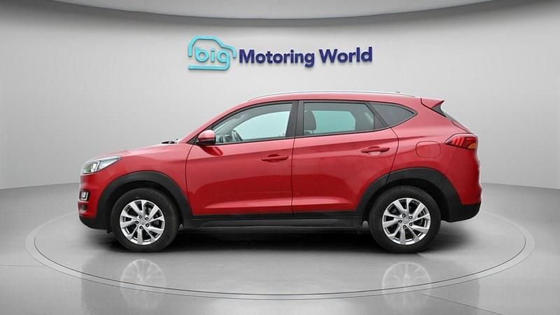 Used Hyundai Tucson SE 132 HP (97 kW) 2019 Red SUV