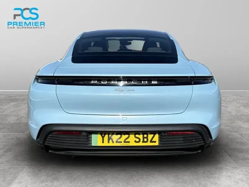 Begagnad Porsche Taycan Performance Package 350 kW (476 HK) 2022 Blå Sedan