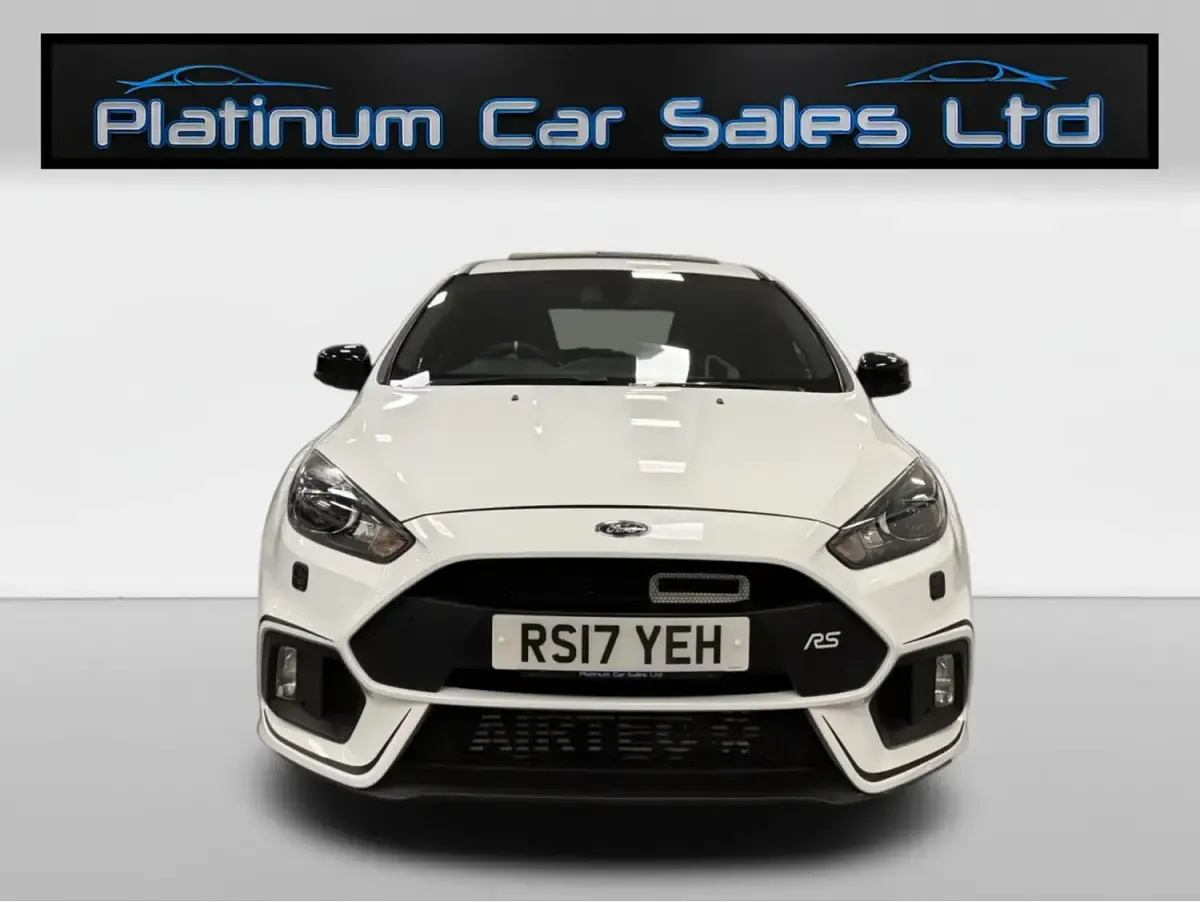 Used Ford Focus RS 350 HP (257 kW) 2017 White Hatchback