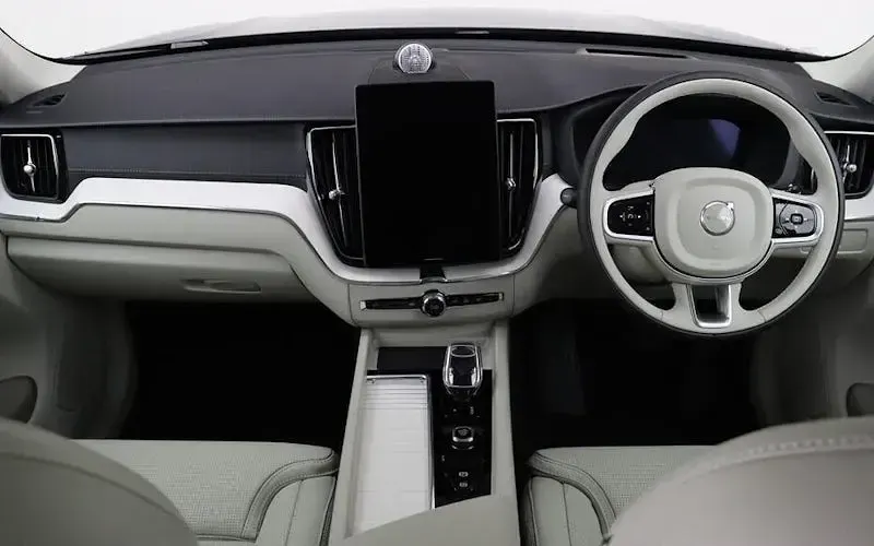 New Volvo XC60 Ultra 455 HP (334 kW) 2026 Black SUV