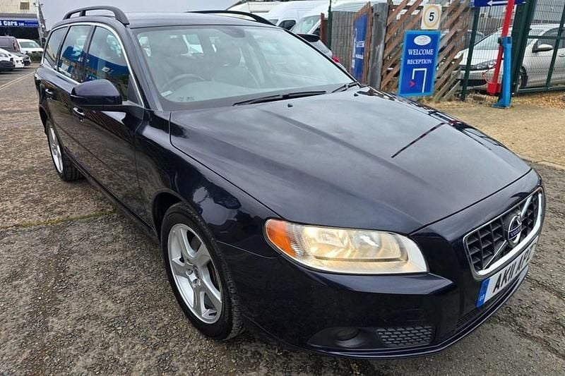 Blue Used 2011 Volvo V70 SE Estate | £2,999 (Good price) - Image 1/1