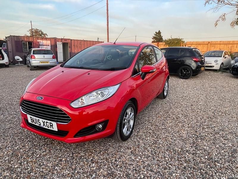 Used Ford Fiesta Zetec 2015 Red Hatchback