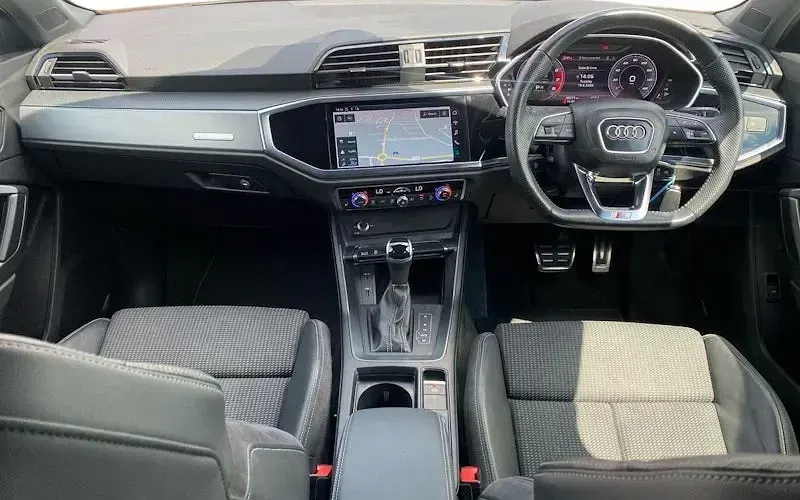 Used Audi Q3 S-Line 150 HP (110 kW) 2018 White SUV