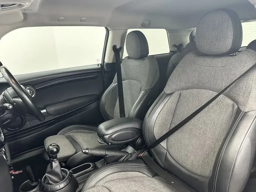 Usado Mini Cooper Hatch 136 HP (100 kW) 2017 Laranja Citadino