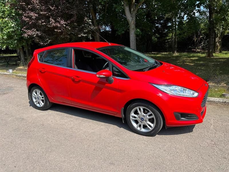 Red Used 2016 Ford Fiesta Zetec Hatchback | £3,990 (Good price) - Image 1/3