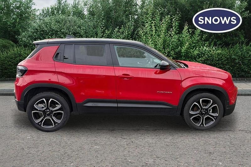 Used Jeep Avenger Summit 100 HP (73 kW) 2025 Red SUV