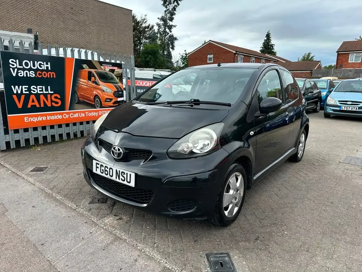 Used Toyota Aygo 68 HP (50 kW) 2010 Black Hatchback