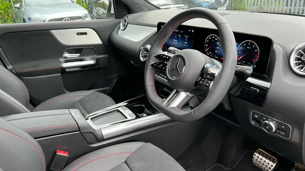 Used Mercedes GLA200 Executive 163 HP (119 kW) 2025 Polar white SUV