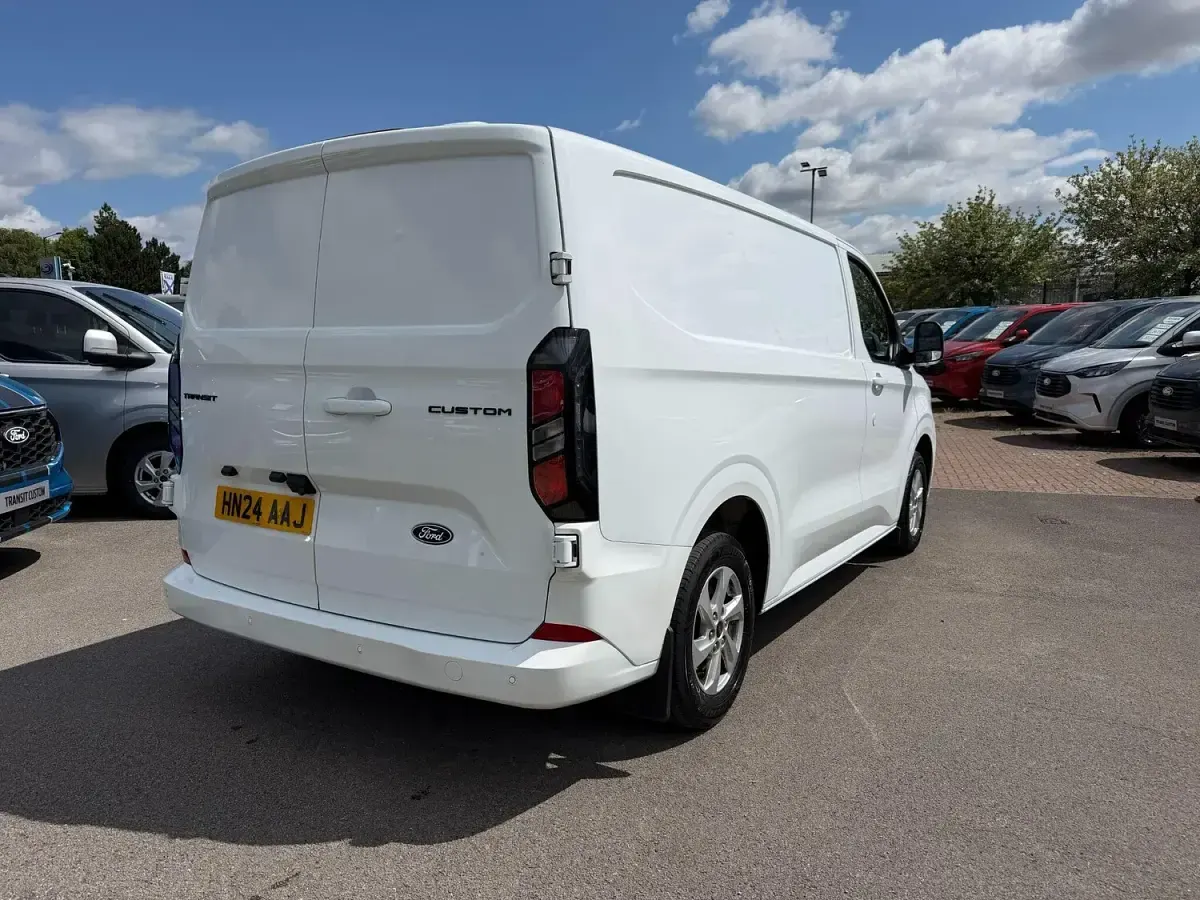 Used Ford Transit Custom Limited 136 HP (100 kW) 2024 White Van