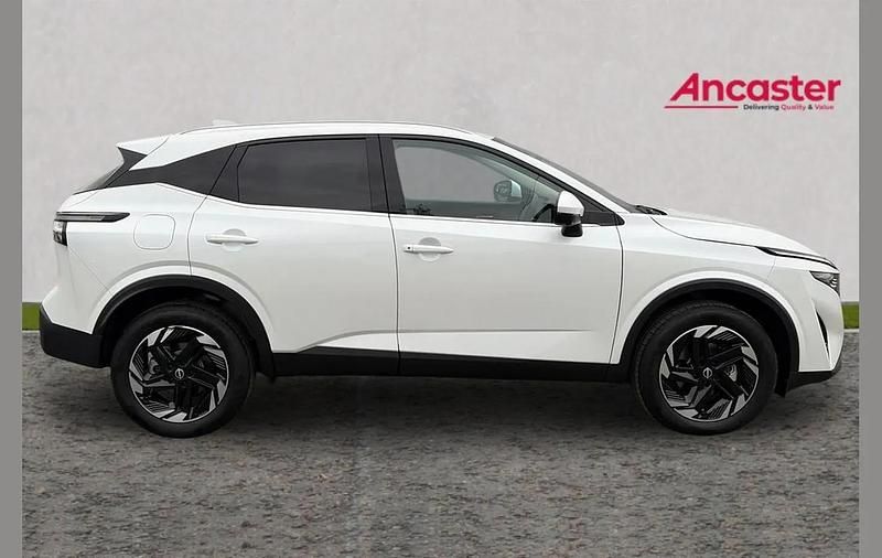 New Nissan Qashqai N-Connecta 155 HP (114 kW) 2025 White SUV
