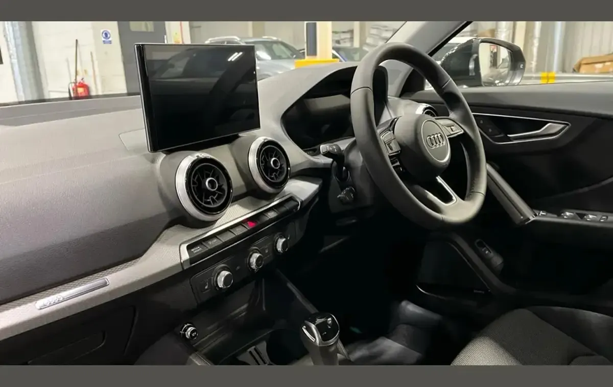 New Audi Q2 Sport 147 HP (108 kW) 2026 Black SUV