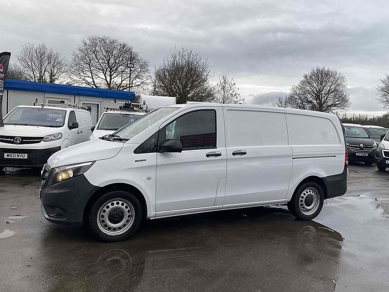 Used Mercedes e-Vito Progressive 85 kW (116 HP) 2022 White MPV