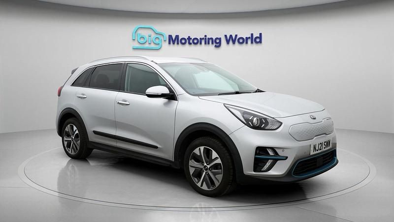 Used Kia e-Niro 147 kW (201 HP) 2021 Silver SUV