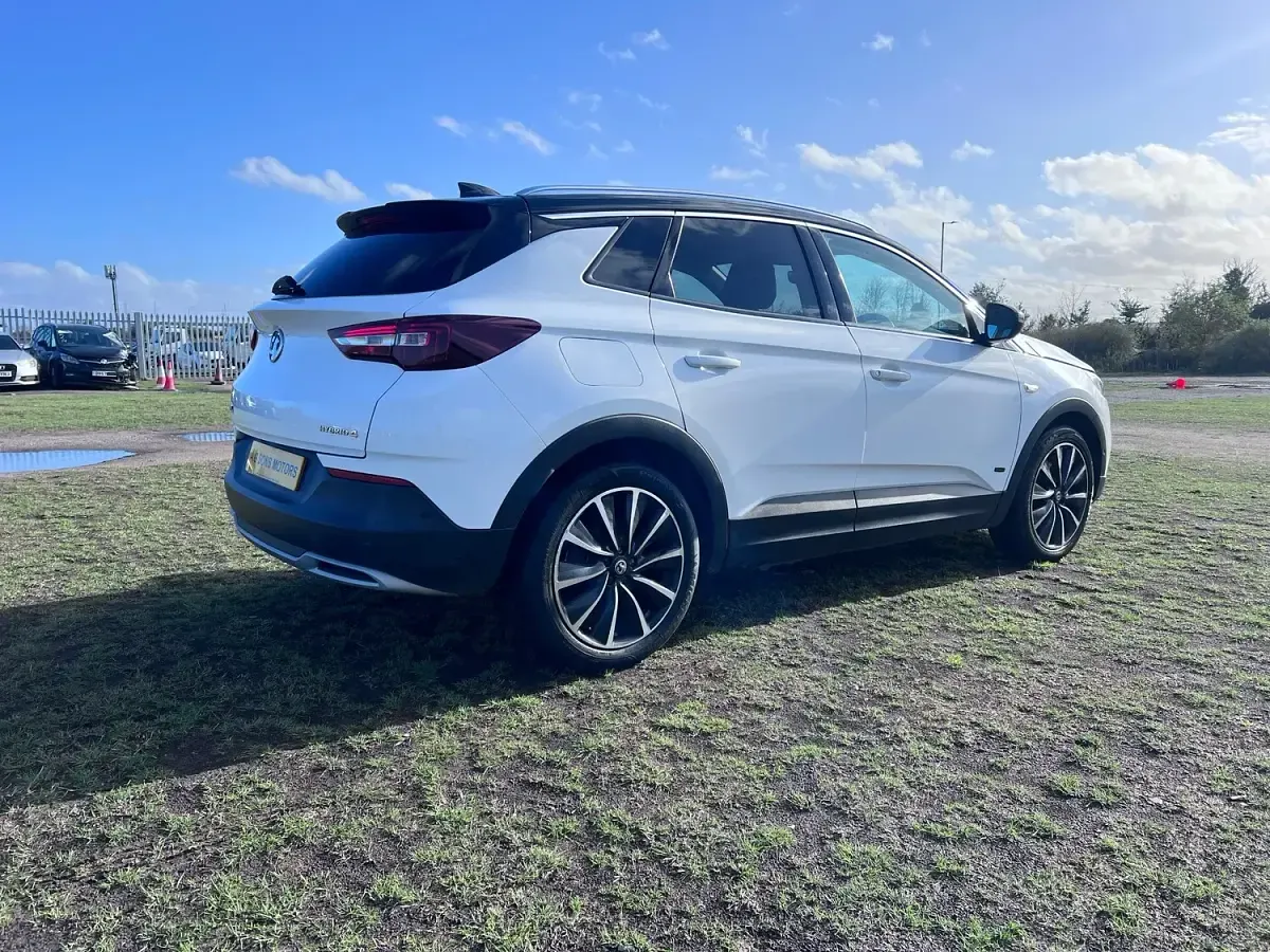 Used Vauxhall Grandland X Ultimate 2020 White SUV
