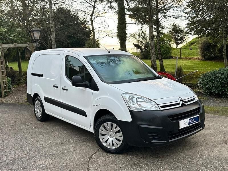 White Used 2018 Citroën Berlingo MPV | £8,995 (A bit pricey) - Image 1/4