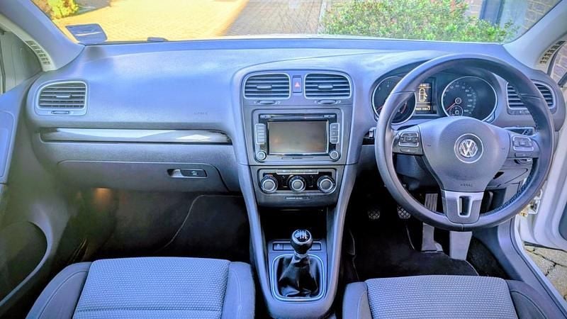 Used VW Golf VII Match 122 HP (89 kW) 2012 White Hatchback