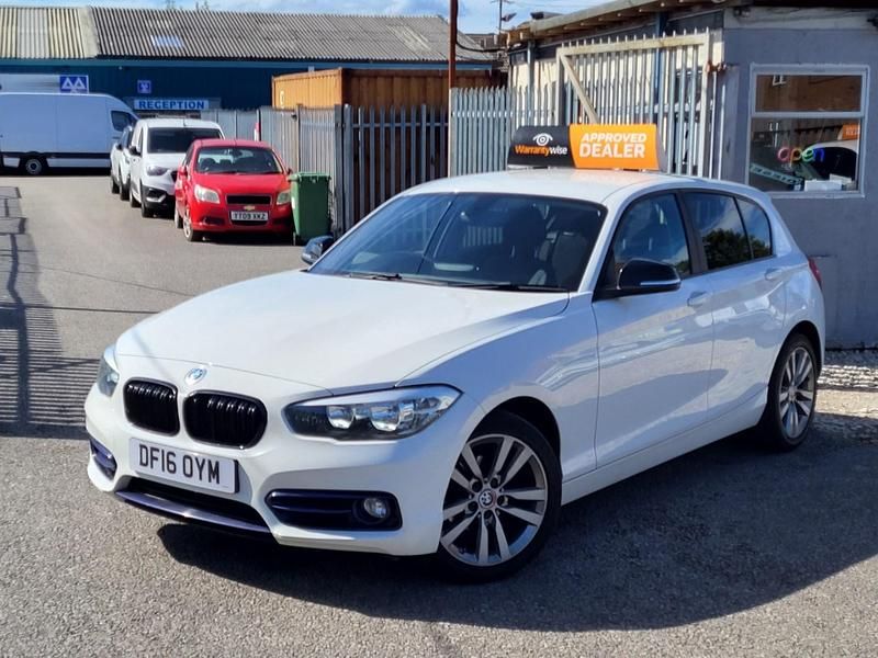 Used BMW 118 Sport Line 2016 White Hatchback