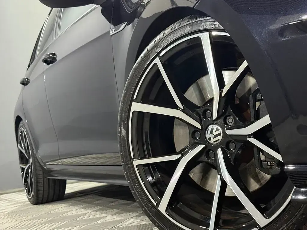 Used VW Golf VII R 300 HP (220 kW) 2020 Black Hatchback