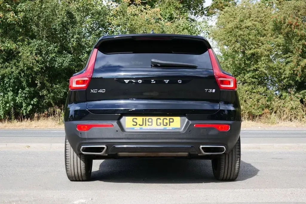 Used Volvo XC40 R-Design Pro 156 HP (114 kW) 2019 Black SUV