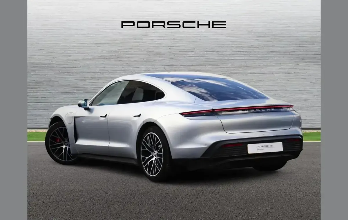 Used Porsche Taycan 419 kW (571 HP) 2022 Silver Sedan