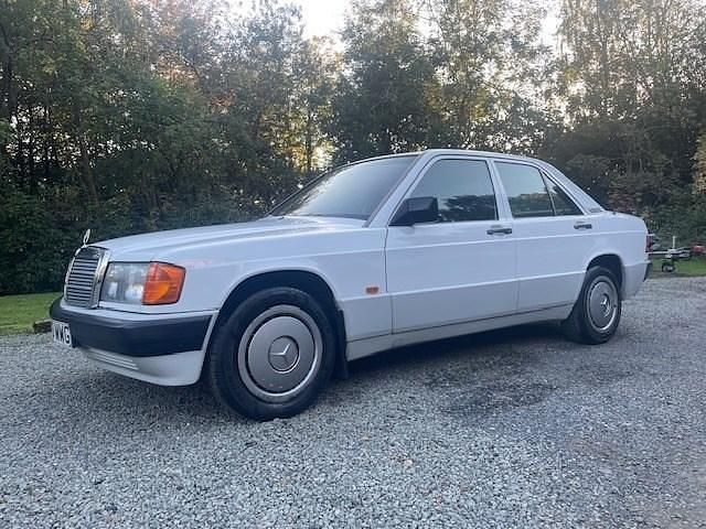 Used Mercedes 190 1990 White Sedan
