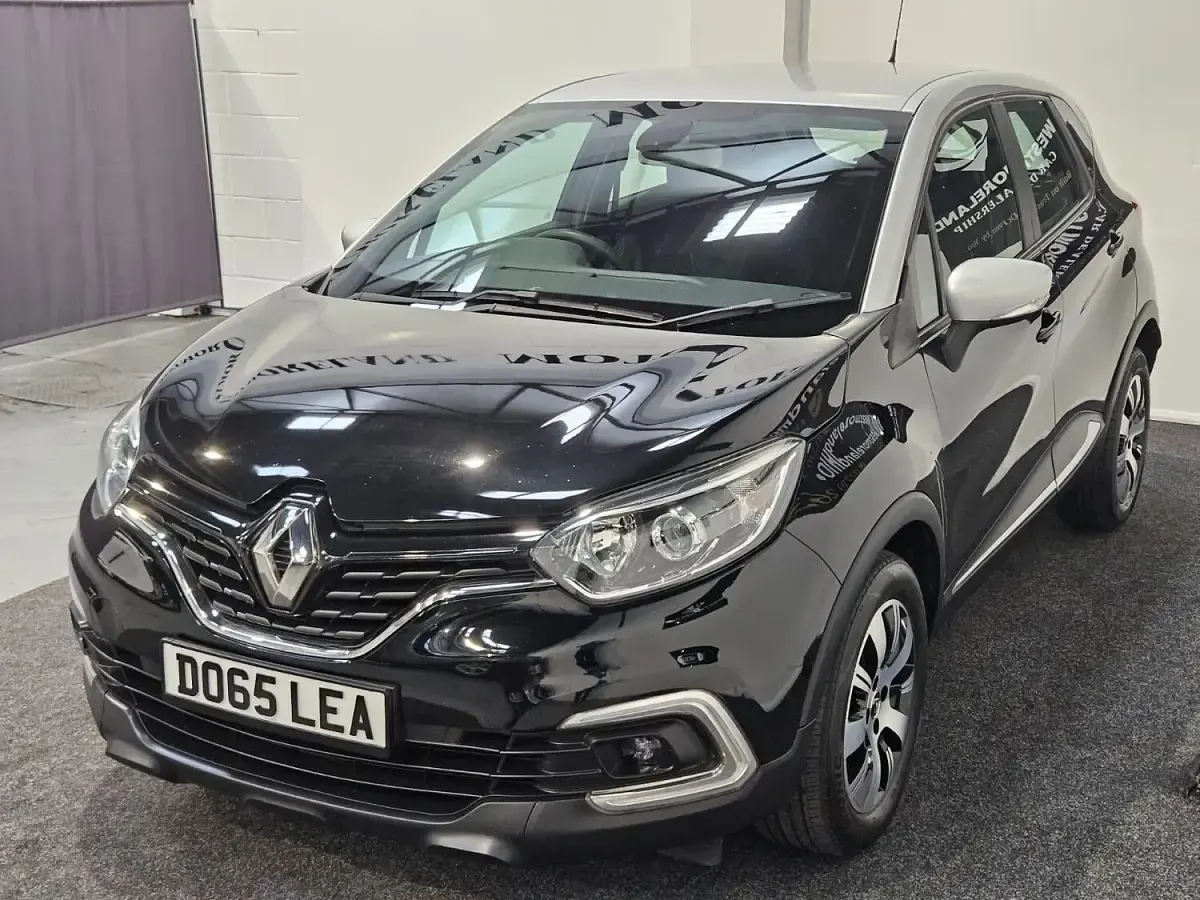 Used Renault Captur Play 90 HP (66 kW) 2018 Black/silver SUV