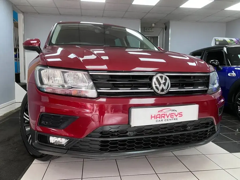 Used VW Tiguan SE 190 HP (139 kW) 2017 Red SUV