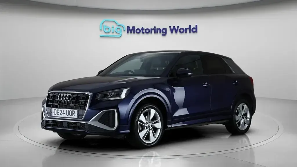 Używany Audi Q2 S-Line 150 KM (110 kW) 2024 Niebieski SUV