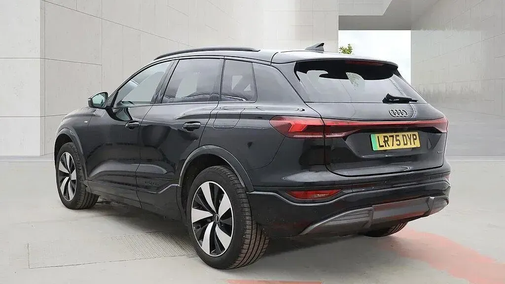 Used Audi e-tron S-Line 284 kW (387 HP) 2025 Black SUV