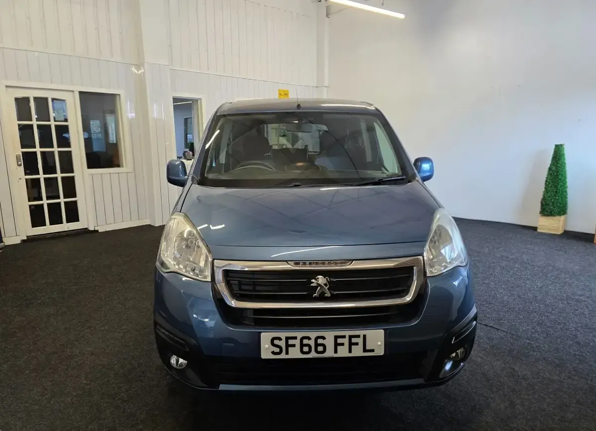 Used Peugeot Partner Tepee Allure 2016 Blue MPV